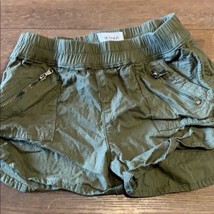 Hudson Olive Green shorts with zipper